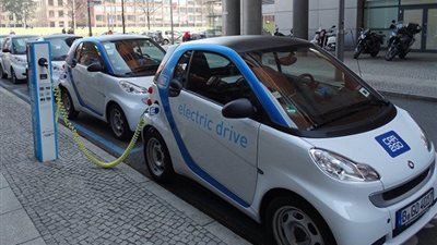 فيروس كورونا يؤجل حلم إنتاج أول سيارة كهربائية في مصر