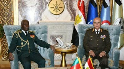 رئيس أركان حرب القوات المسلحة يلتقي نظيره الكاميروني