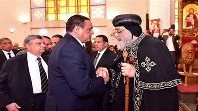 محافظ البحيرة يقدم واجب العزاء للبابا تواضروس في وفاة الأنبا صرابامون