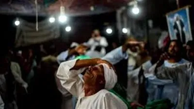 شيخ الطريقة العزمية: ملتزمون بحظر الموالد من أجل صحتنا (فيديو)