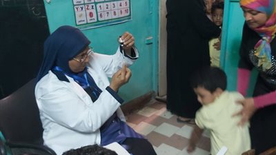 تطعيم 23520 طفلا ضد الحصبة الألمانية في أسوان