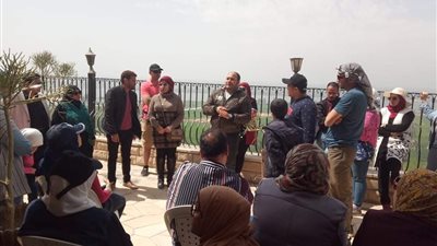 أيقونات نادرة.. الشباب يتعرفون على معالم دير جبل الطير وكنيسة العذراء 