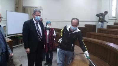 عميد علوم القاهرة يتفقد الإجراءات الاحترازية لمواجهة كورونا