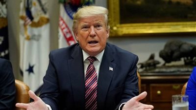 ترامب يوقع مذكرة لتوفير أجهزة التنفس الصناعي في الولايات المتحدة