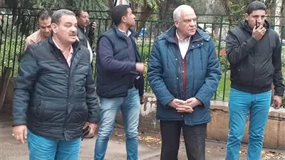 من الشوارع.. محافظ الجيزة يتابع رفع آثار مياه الأمطار
