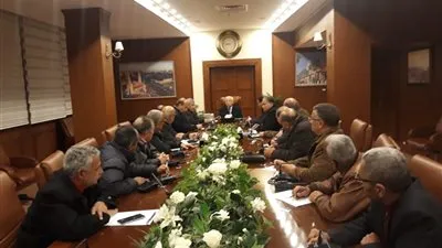 رغم سوء الطقس.. مؤانى بورسعيد تعمل بشكل طبيعي وتستقبل السفن