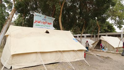 محافظ قنا: تجهيز 25 خيمة بمركز الإغاثة لاستقبال الحالات الطارئة