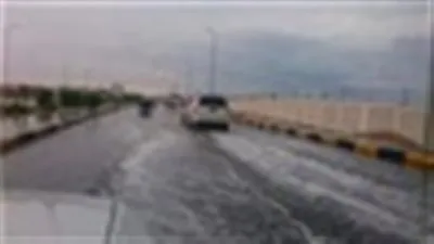 لسقوط الأمطار.. إغلاق طريقي الغردقة وأسوان