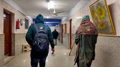 خلال موجة الطقس.. التضامن تنقذ ٣ مواطنين بلامأوى (صور)