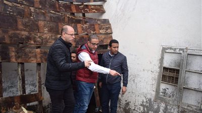 محافظ الفيوم يحيل واقعة انهيار سقف مخزن 