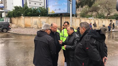 وزير التنمية ومحافظ القاهرة يتفقدان أعمال شفط مياه الأمطار بالعاصمة