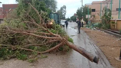بسبب الطقس.. إغلاق الطريق الفرعية في بني سويف (صور)