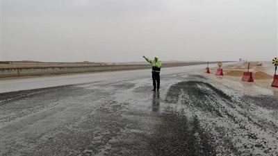 إغلاق 6 طرق صحراوية بسبب الأحوال الجوية