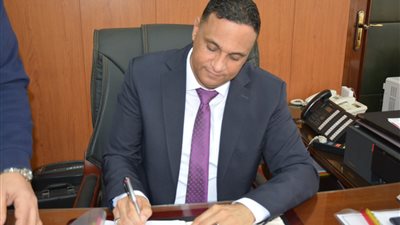 توقيع 50 عقد تقنين أوضاع أراضي الدولة بالدقهلية