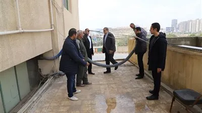 وزير القوى العاملة يطمئن على مبنى الوزارة بعد الطقس السيئ