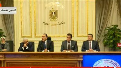 رئيس الوزراء يكشف تعداد الطلاب المصابين بكورونا في مصر