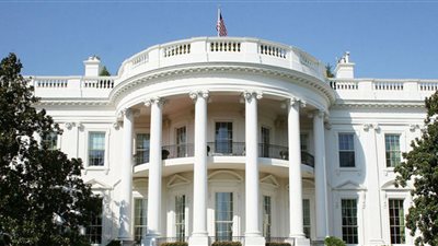 البيت الأبيض يفحص درجات حرارة الصحفيين كإجراء احترازي