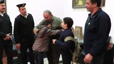 الداخلية تعيد طفلين من ذوي الاحتياجات الخاصة لأسرتهما