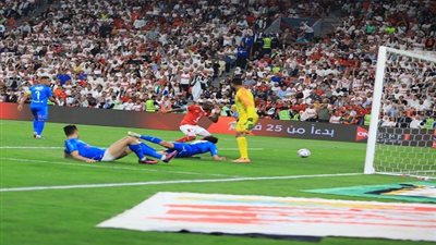 وزير الرياضة يصدم الجماهير في عودة الدوري بعد التجميد