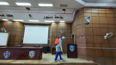 جامعة دمنهور تواصل حملات تطهير الكليات لمواجهة 