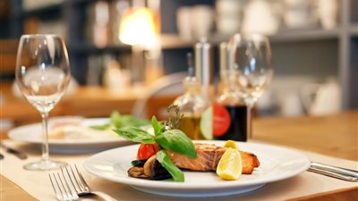 للوقاية من كورونا.. نصائح هامة يجب اتباعها عند ذهابك للمطاعم