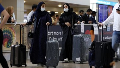الإمارات تعلن تسجيل 12 حالة جديدة من جنسيات مختلفة مصابة بـ كورونا 