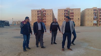  كمال بهجات يتفقد سير العمل بمشروع الإسكان الاجتماعى بحدائق أكتوبر