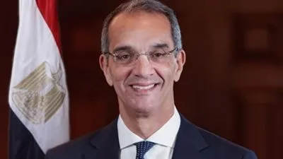 وزير الاتصالات يصدر قراراً بتعليق كافة الفعاليات لمدة أسبوعين