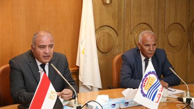 محافظ قنا: يجب الابتعاد عن الازدحام وعدم شرب الشيشة أو من الكلوديرات في الشوارع