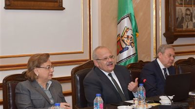 حزمة قرارات لوقاية طلاب امتياز 