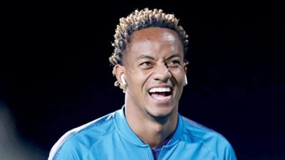 نجم الهلال يكشف حقيقة انتقاله للنصر