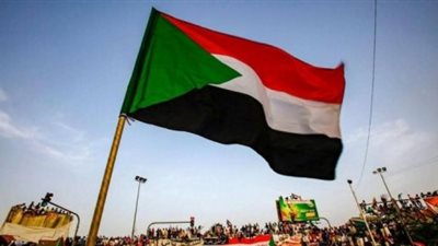 تمويلات واستثمارات وودائع.. الإمارات تغيث الشعب السوداني