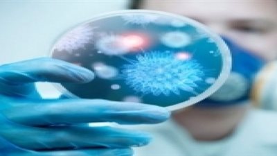 بلاكنيل.. شركة فرنسية تبشر بدواء لعلاج كورونا (التفاصيل)