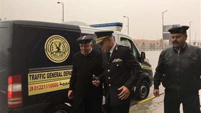 مدير المرور يتفقد الخدمات على الطرق الصحراوية والسريعة