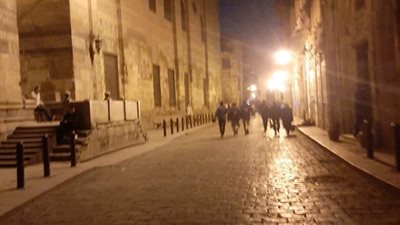 شاهد... شارع المعز خاليًا من زواره بعد تفعيل قرارات الحكومة لمقاومة كورونا 