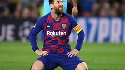 ميسي يُطالب برشلونة بضم هذا اللاعب للموافقة على تجديد عقده