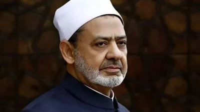 عاجل.. قرار حاسم من شيخ الأزهر بشأن تعليق صلاة الجماعة