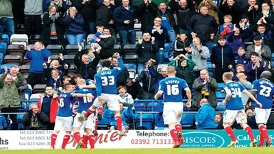 إصابة 3 لاعبين جدد بكورونا في إنجلترا