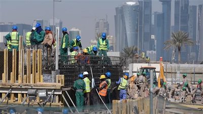 العفو الدولية: العمال في قطر يواجهون الموت بـ