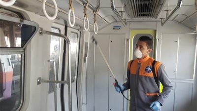 المترو: استمرار أعمال التعقيم.. و