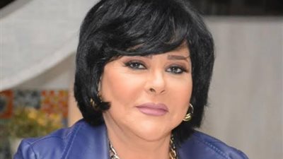 إسعاد يونس تناشد المواطنين بالجلوس في منازلهم