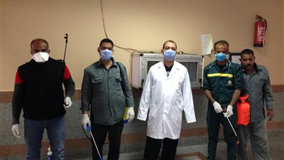 خفض العمل بالعيادات الخارجية في مستشفيات قنا الجامعية 50% (صور)