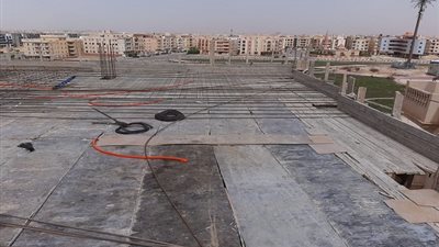 إزالة مخالفة بناء بمدينة الشروق استغل صاحبها الانشغال بفيروس كورونا