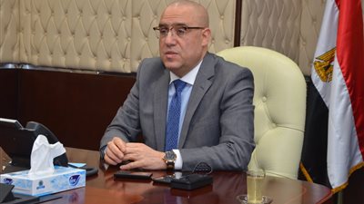  وزير الإسكان يتابع تنفيذ الوحدات بمشروعات تطوير المناطق العشوائية 
