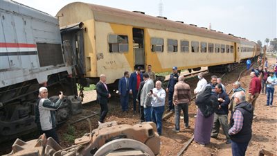 11 صورة من موقع حادث قطار الدقهلية