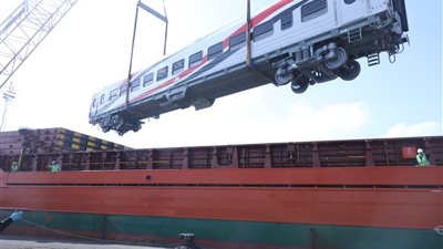 النقل: وصول العربة النموذج الأولى ضمن صفقة قطارات روسيا (صور) 