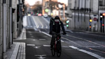 فرنسا تعلن ارتفاع عدد الوفيات بـ فيروس كورونا إلى 1100 حالة