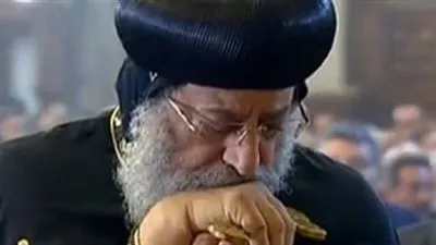 شاهد.. البابا تواضروس يُصلي من أجل إنهاء فيروس كورونا (فيديو)