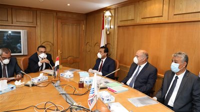 محافظ قنا يعلن تأهب جميع قطاعات المحافظة لمواجهة فيروس كورنا المستجد