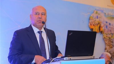 وزير النقل: لم نسجل إصابات بفيروس كورونا بين العاملين بمشروعاتنا